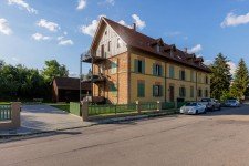 Hauptbild Wohnen im historischen Alter Bahnhof mit gehobener Ausstattung, EBK und Balkon in Eutingen im G�u