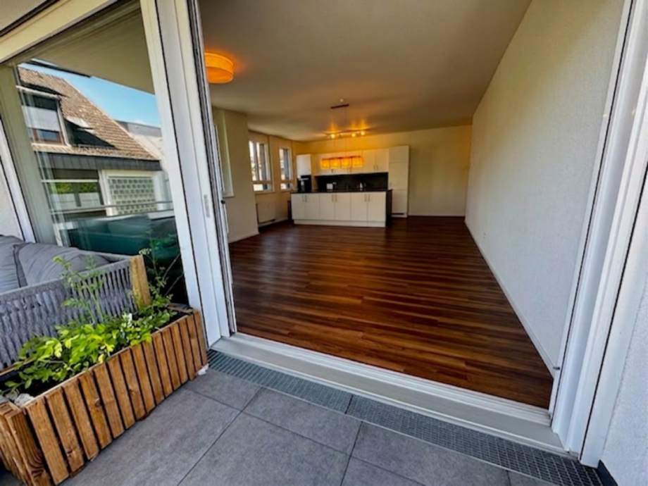 Hauptbalkon Richtung Wohn/Essdzimmer Etagenwohnung Leinfelden-Echterdingen
