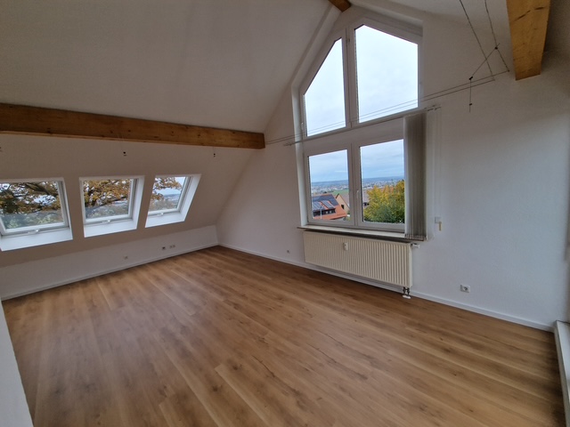 Wohnzimmer Leinfelden-Echterdingen Dachgeschosswohnung Sehr helle 2 Zi.-Dachgeschosswohnung sch�ner Dachterrasse in Leinfelden-Echterdingen-Stetten