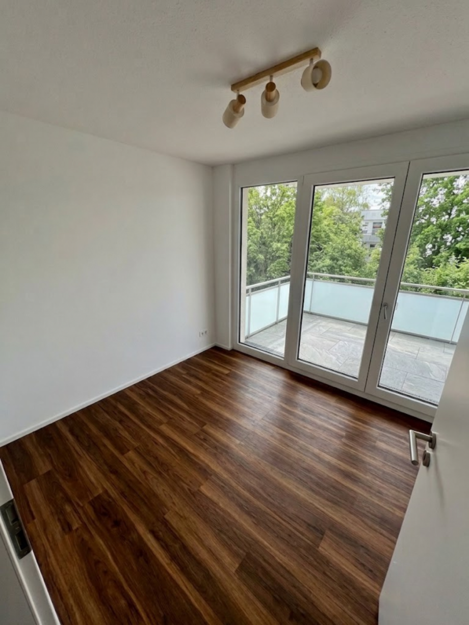 Schlafzimmer 1 mit Balkonzugang Etagenwohnung Leinfelden-Echterdingen